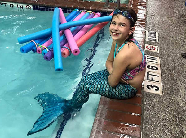 mermaids-in-swim-costumes